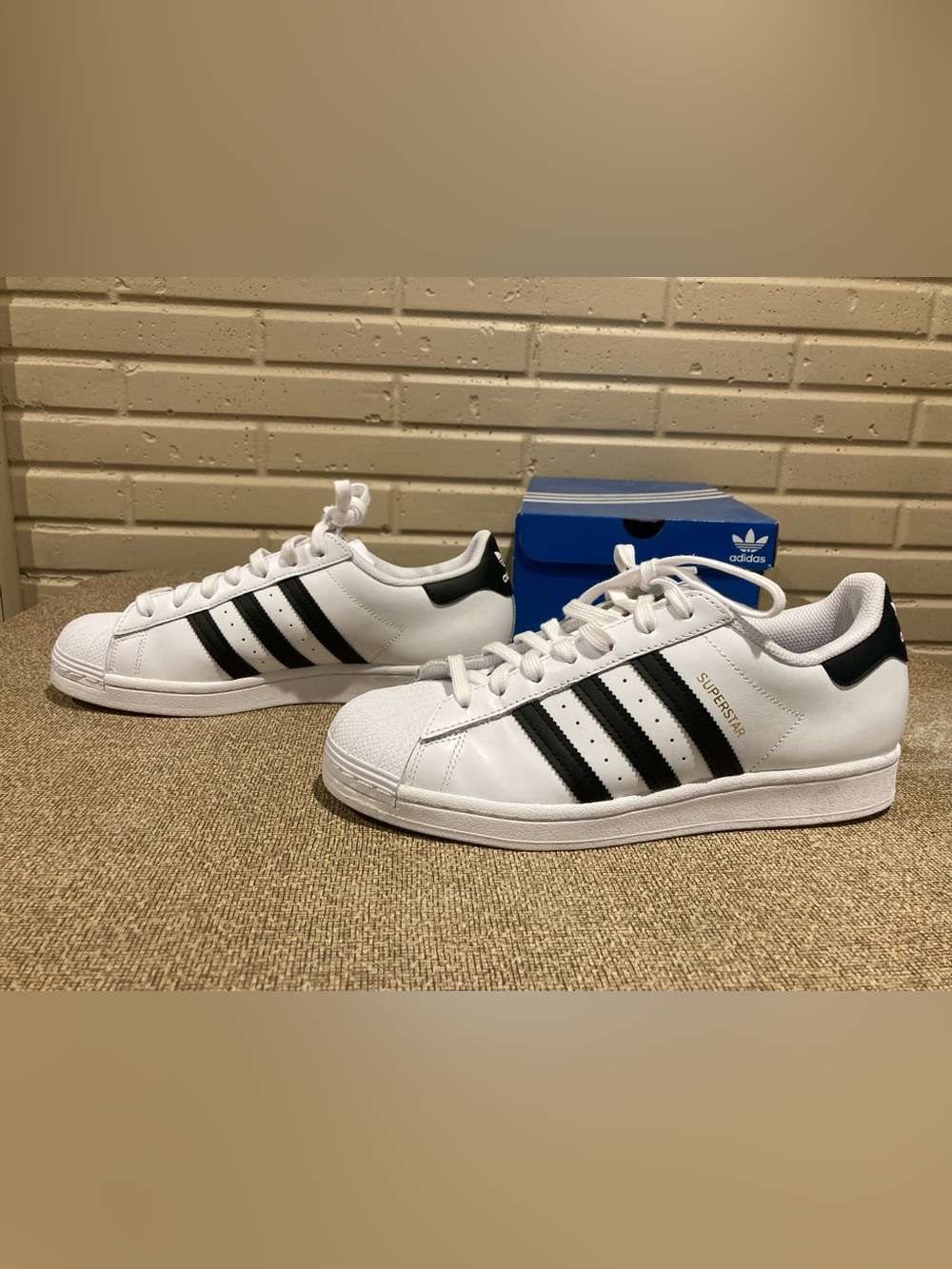 adidas Originals Superstar Men's Sneakers - White / Black - Picture 2 of 7